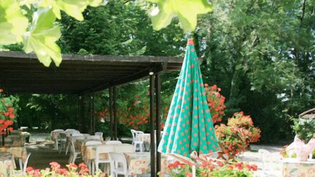 Charette Hotel | Doubs Rivage