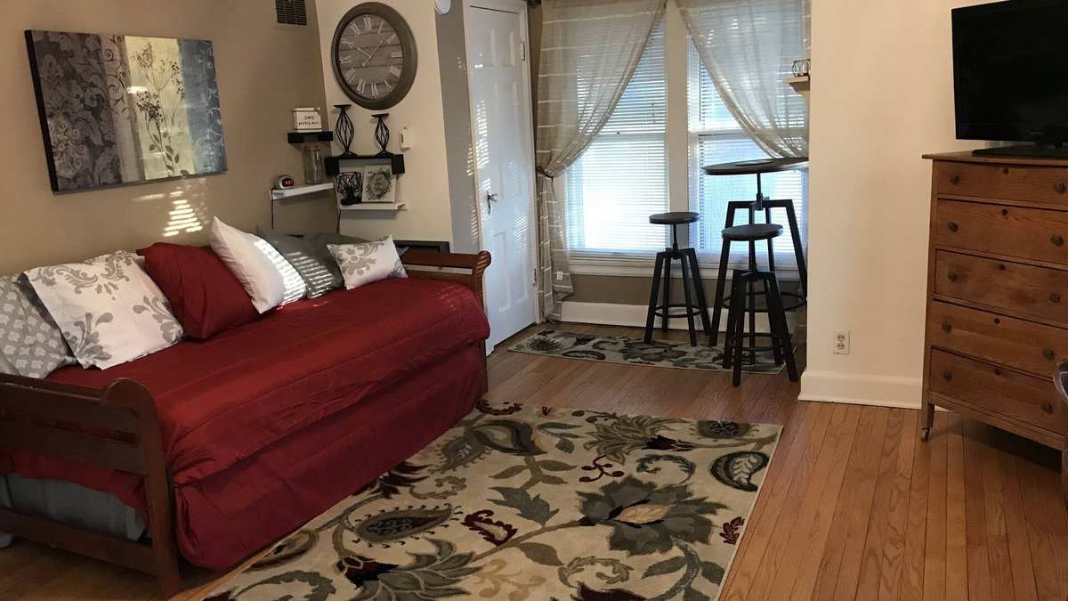 Ames House | Douglas Ave Flat