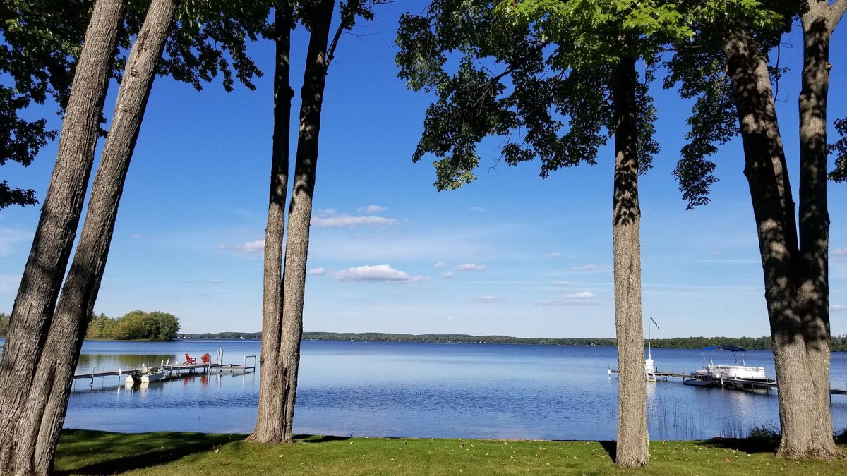 Pellston House | Douglas Lake - Lakeside Cabin Living