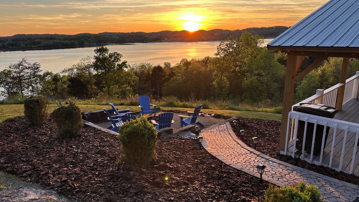 Newport House | Douglas Lake, TN Lake View Retreat with lake access