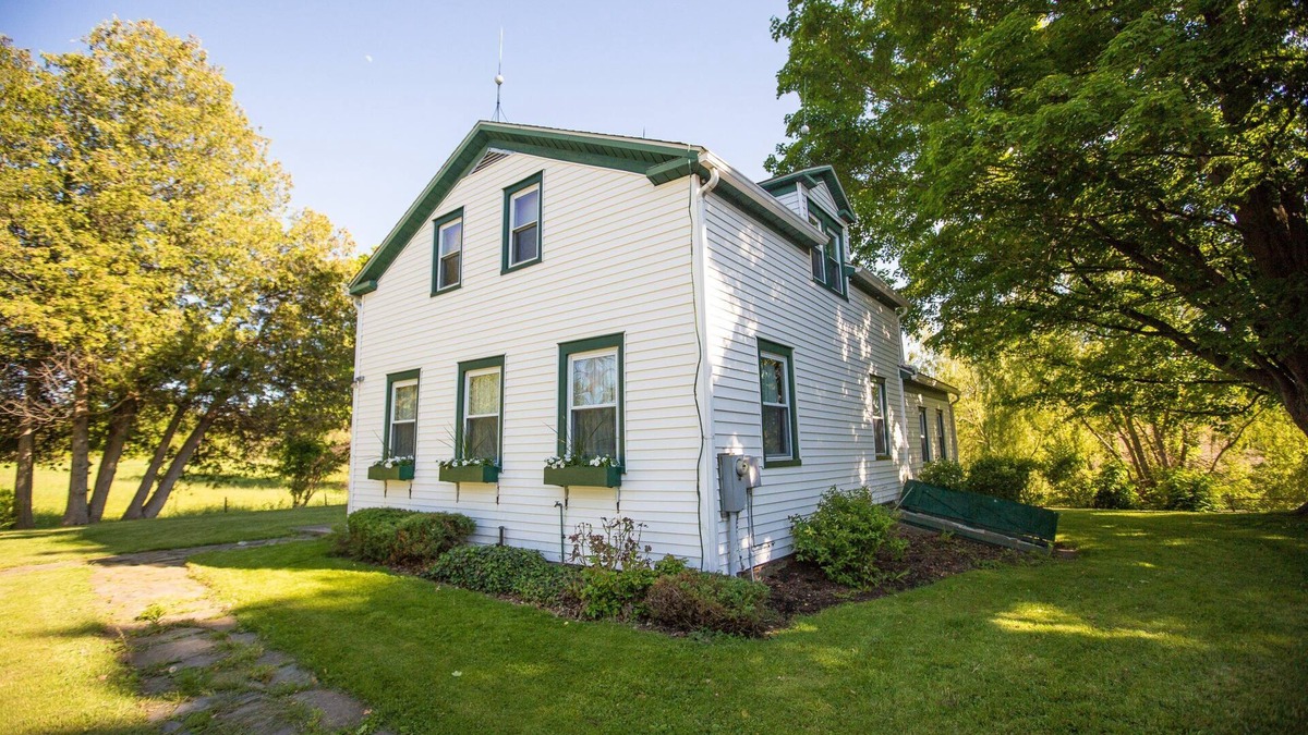 Pulaski Cabin | Douglaston Salmon Run - Mud Creek Lodgen