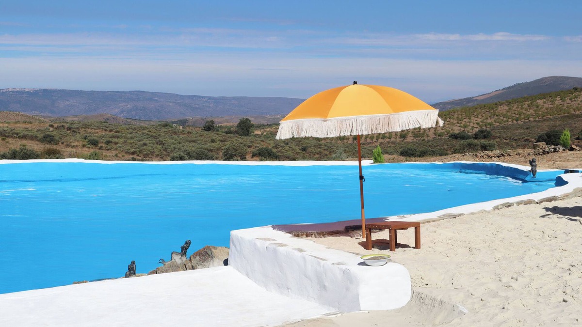 Torre de Moncorvo Cottage | Douro Valley 4 Bedroom Country House with stunning pool