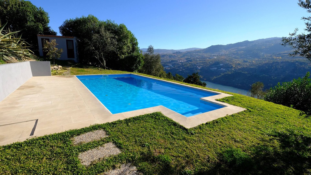 Santa Cruz do Douro Cottage | Douro Valley House with river/mountain view, parking, wifi, swimming pool