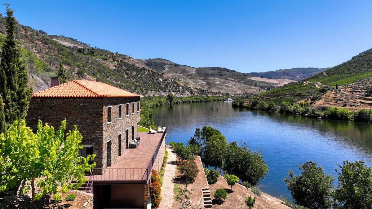 Cotas House | Douro Valley Luxury Rental on the Riverbank