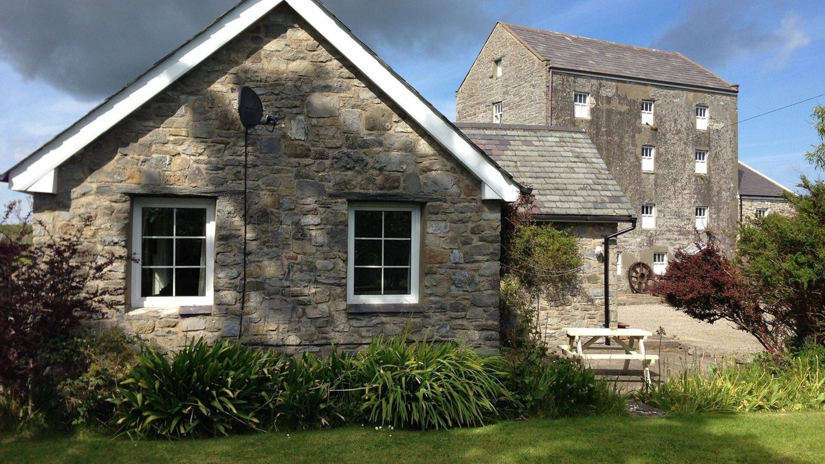 Castletown Cottage | Dove Cottage, a cosy one bedroom cottage in Castletown