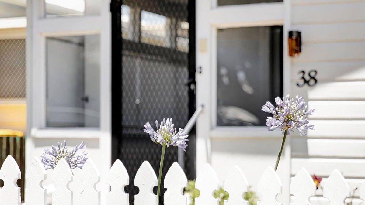 Maclean House | Dove Cottage - Charming Cottage