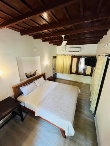 Kuzhuppilly Bed & Breakfast | Dove cottage