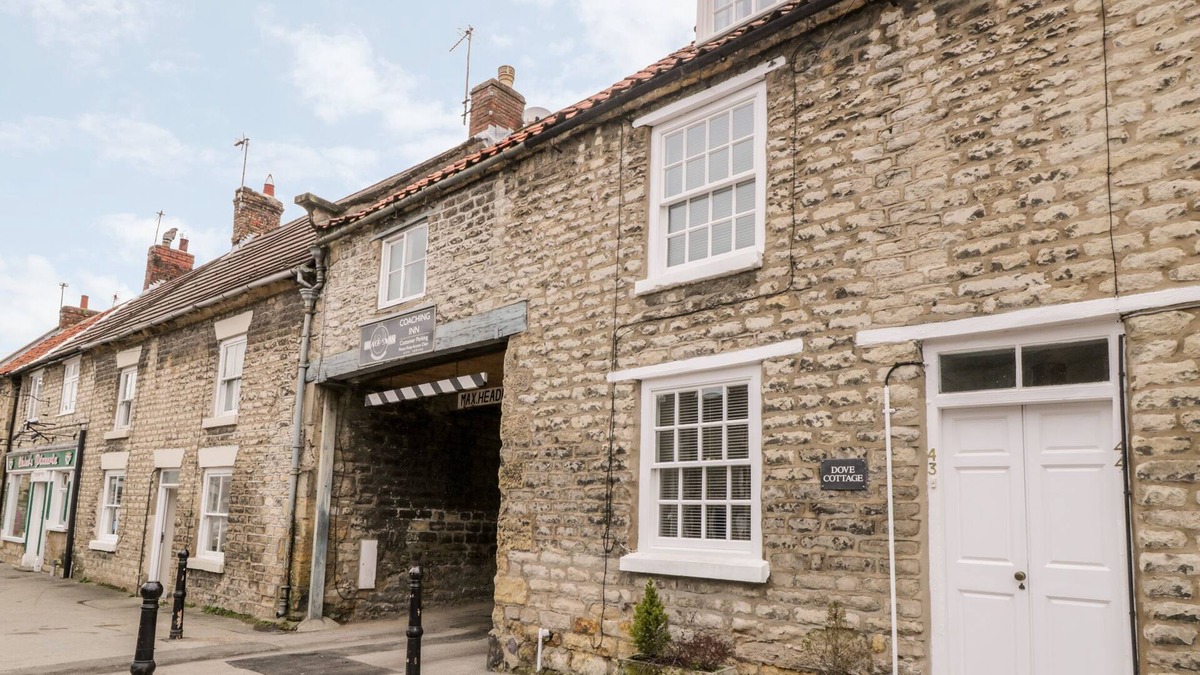 Pickering Cottage | DOVE COTTAGE, pet friendly, character holiday cottage in Pickering