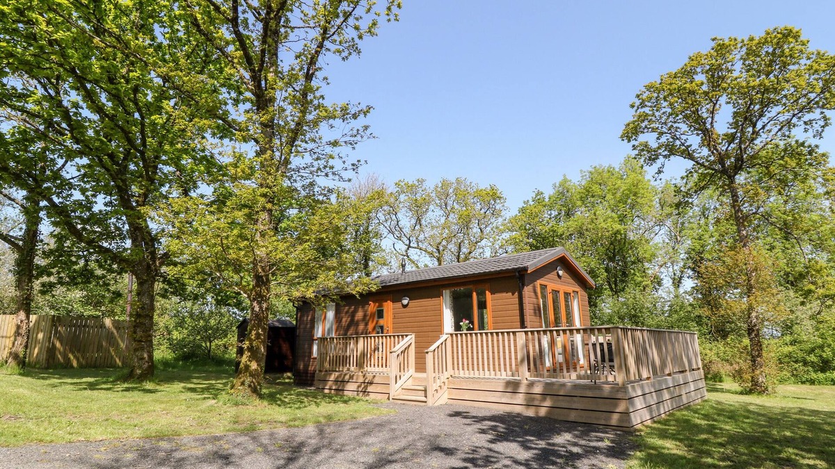 Black Torrington Cottage | DOVE LODGE, pet friendly, character holiday cottage in Sheepwash