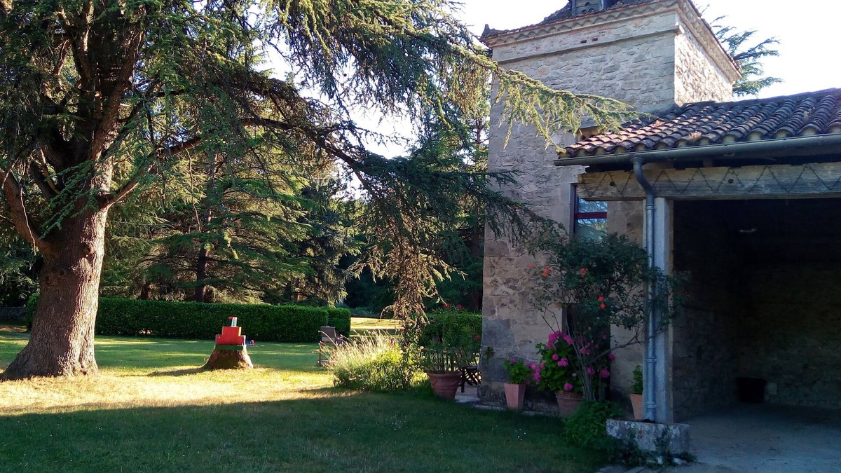 Cazals Cottage | dovecote-bread oven * ADT82