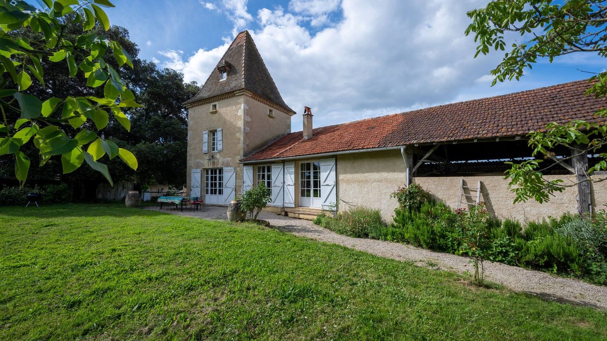 Castera-Verduzan Other | Dovecote in the quiet Gers countryside, heated swimming pool