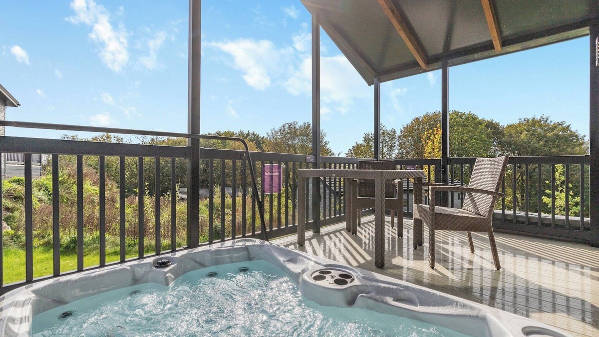 Newton Grange Ski Chalet | Dovedale Premier Lodge