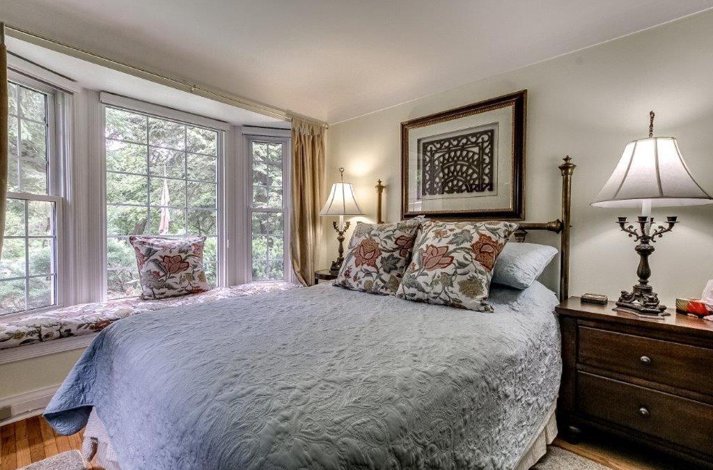 Port Dover Bed & Breakfast | Dover House B&B