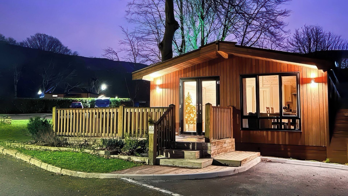 Saddleworth Cottage | DOVESTONE LUXURY LODGES (SLEEPS 4)- PET FREE in Greenfield