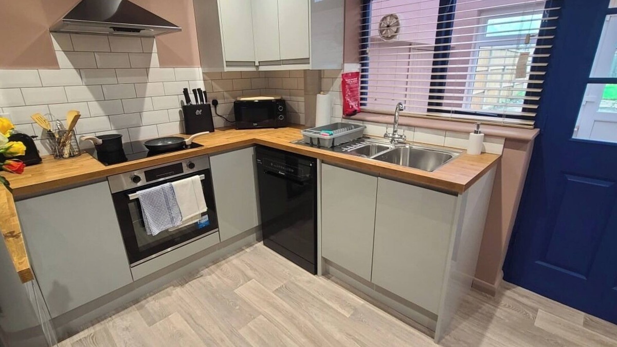 Rocester House | Dovetails. 10 minutes from Alton Towers
