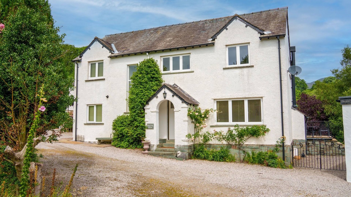 Coniston House | Dow Crag House - Coniston House for 6 guests in 3 bedrooms