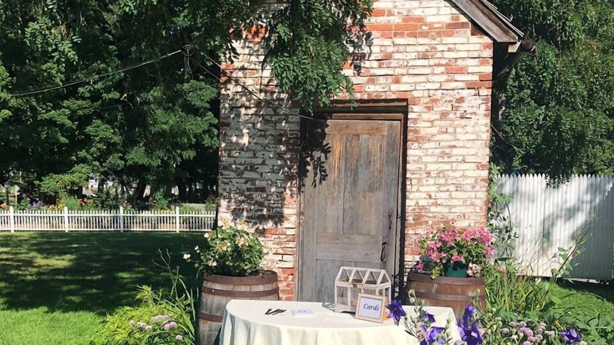 Lyme Center Bed & Breakfast | Dowds Country Inn