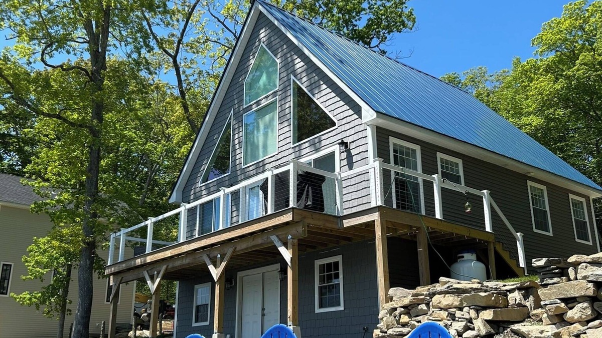 North Stonington House | Down the Lake @ Heron's Cove - Lakefront Rental Home near Winery/Trails/Casinos