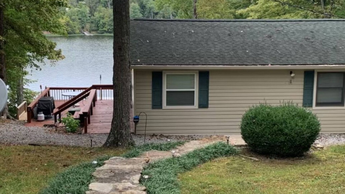 Ozark House | Down Time on Lake of Egypt! Fishing, boating, wineries, hiking, relaxing!