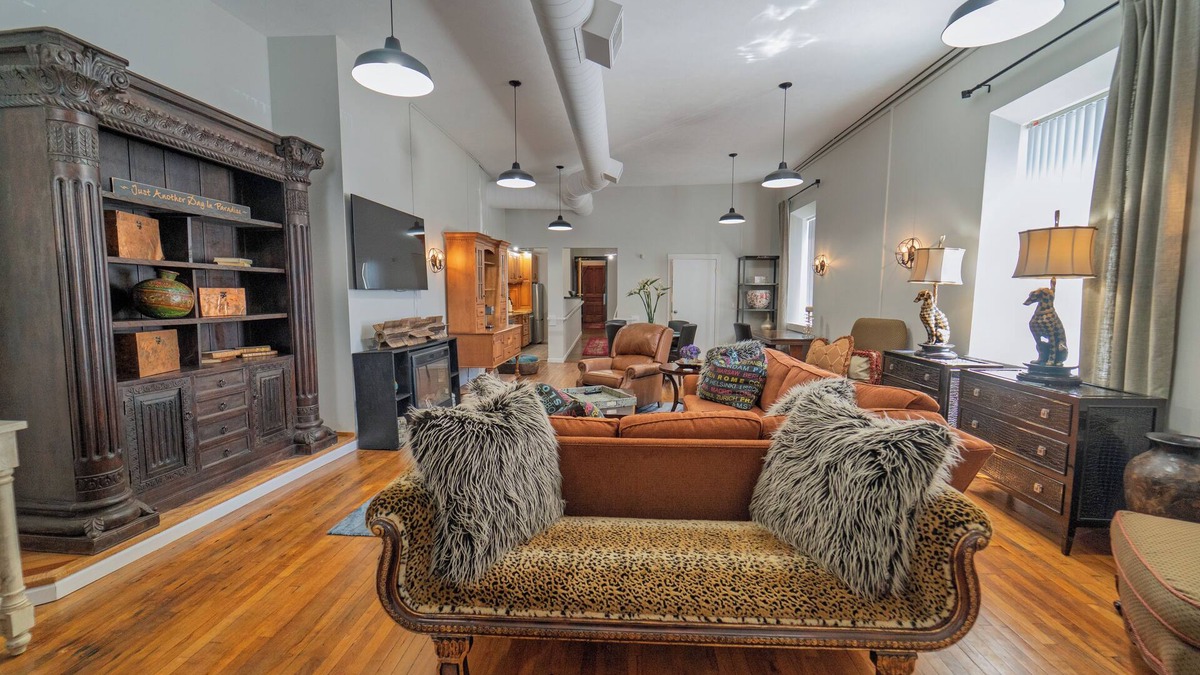 Grove City Apartment | Down Town Poshy-Poshy, upscale 2 bedroom loft