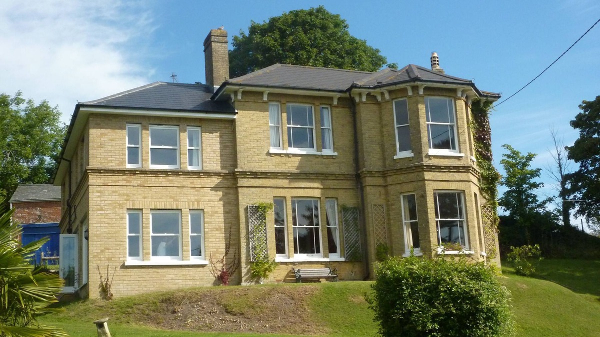 Brading Cottage | Downedge - a house that sleeps 13 guests in 6 bedrooms