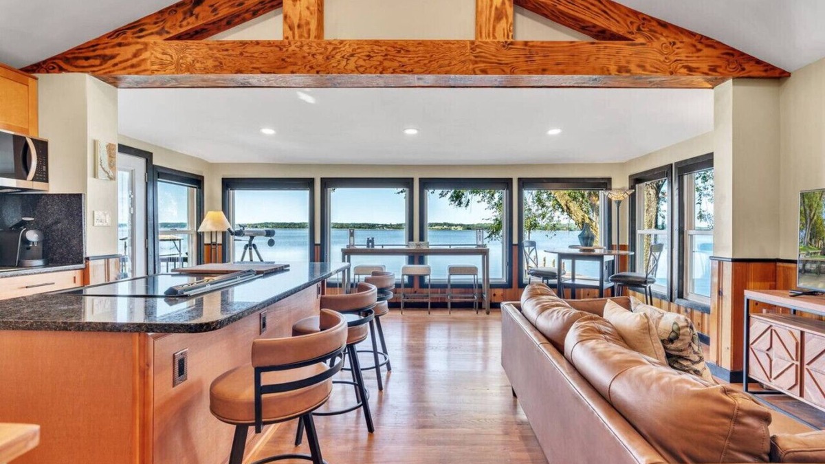 Barstow House | Downs By The River 2 Bedrooms 1 Bathroom