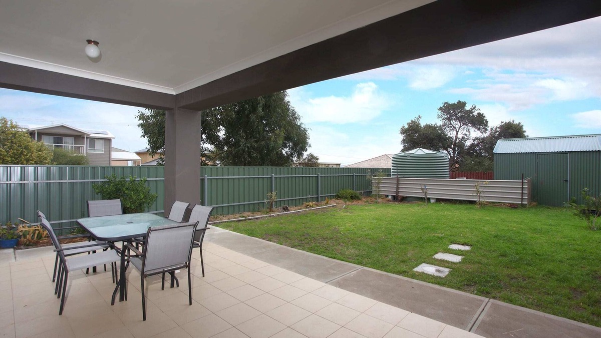 Hayborough Apartment | Downstairs 13 Elliot Ave - Pets Negotiable