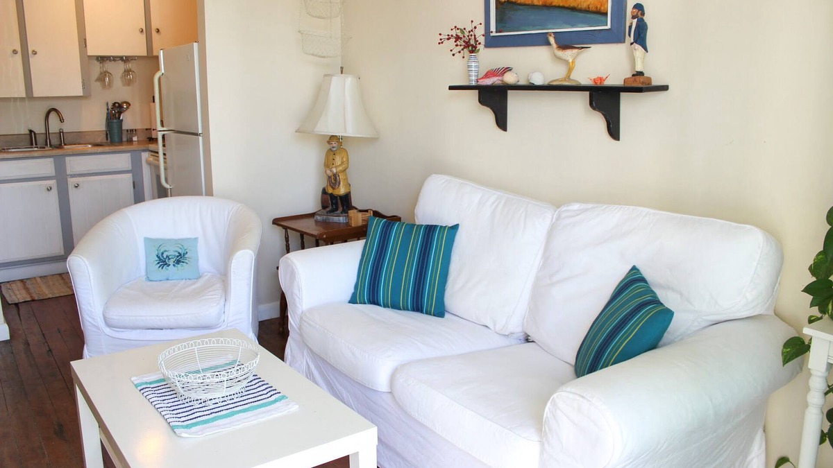 Camp Ellis Condo | Downsticks