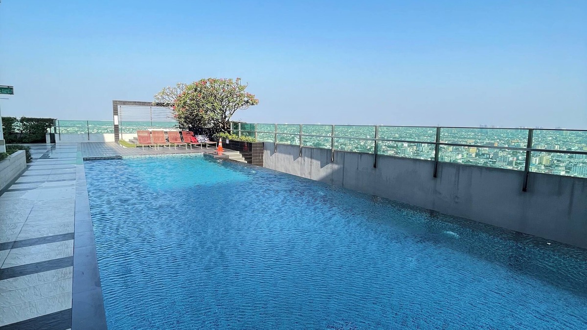 Samsen Nok Apartment | Downtown Loft Living Condos