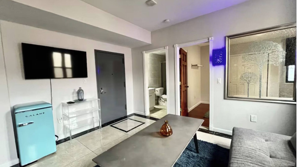 Chinatown Apartment | Downtown 1Bd Apt perfect for your stay!