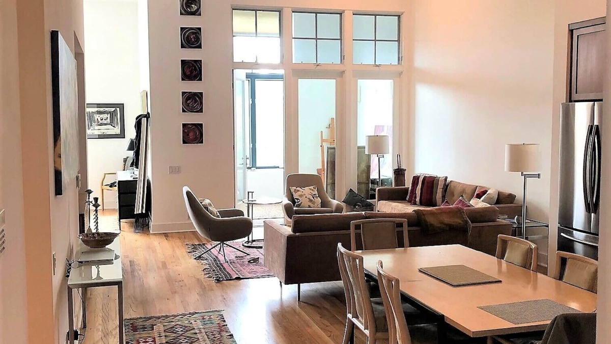Lower State Condo | DOWNTOWN 2 BDRM LUXURY LOFT - NEAR BEACH