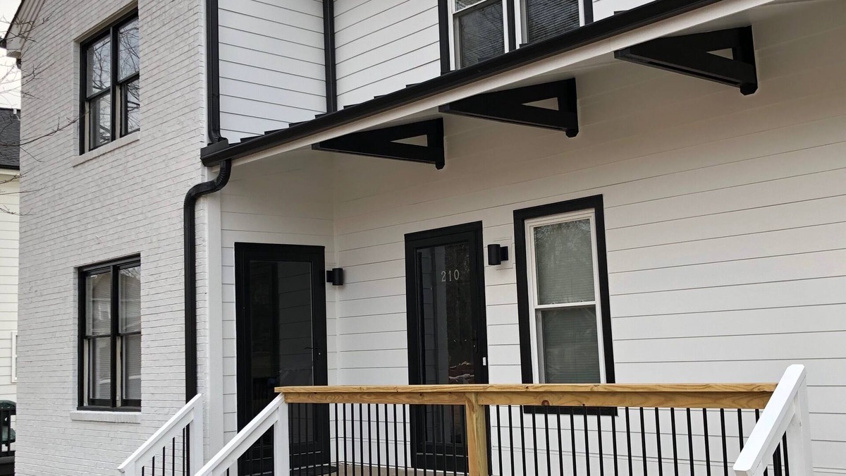 Downtown House | Downtown 2BR House | WALK EVERYWHERE