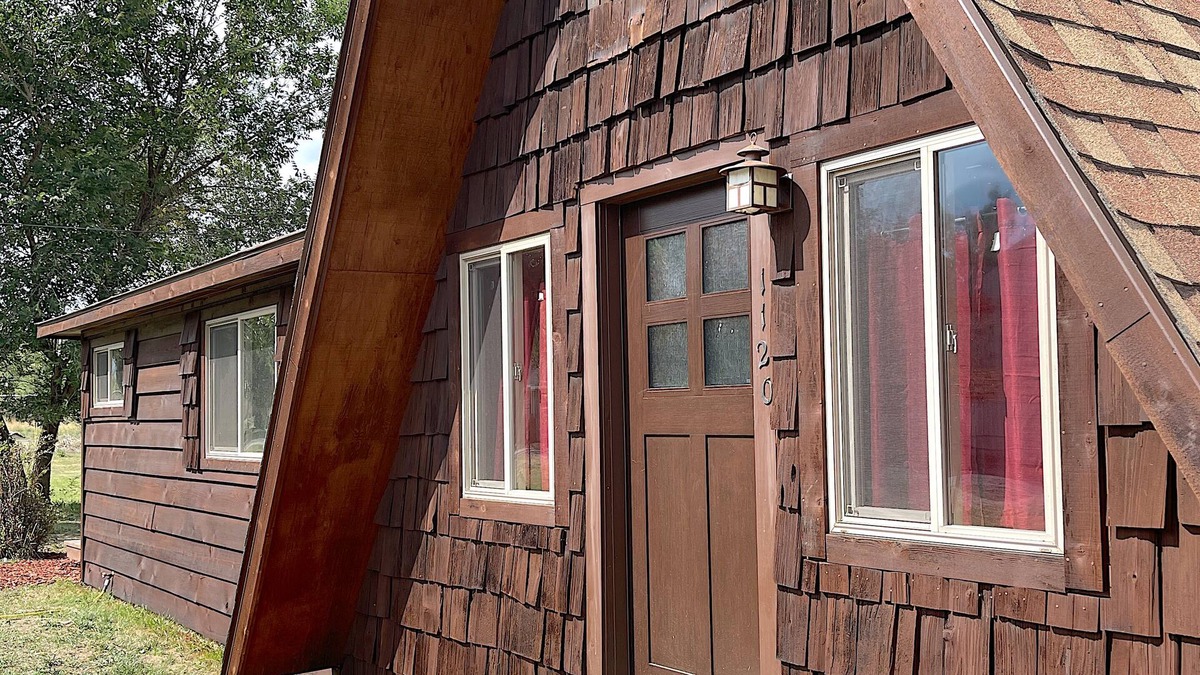 Cody House | Downtown A-Frame- recently renovated, pet friendly