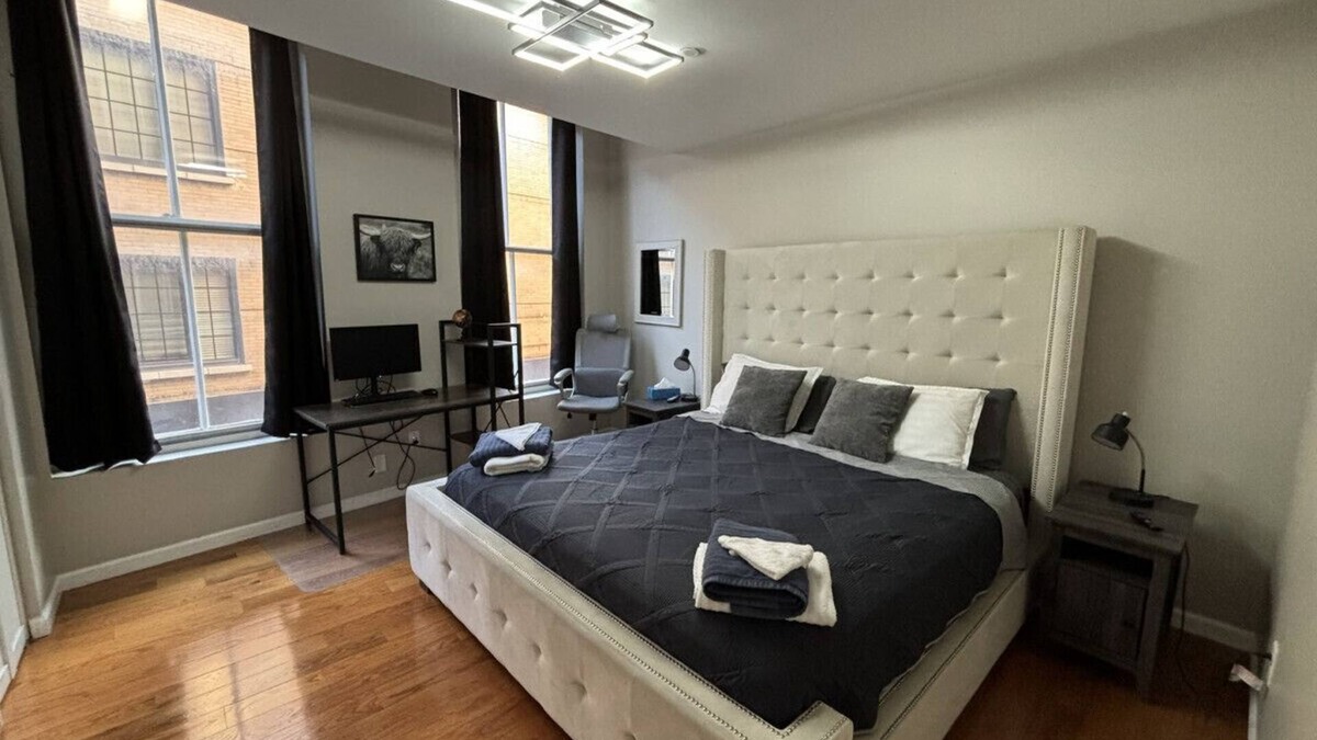 Downtown Albany Apartment | Downtown Albany 2 Bedroom + Workstation @ The Mark