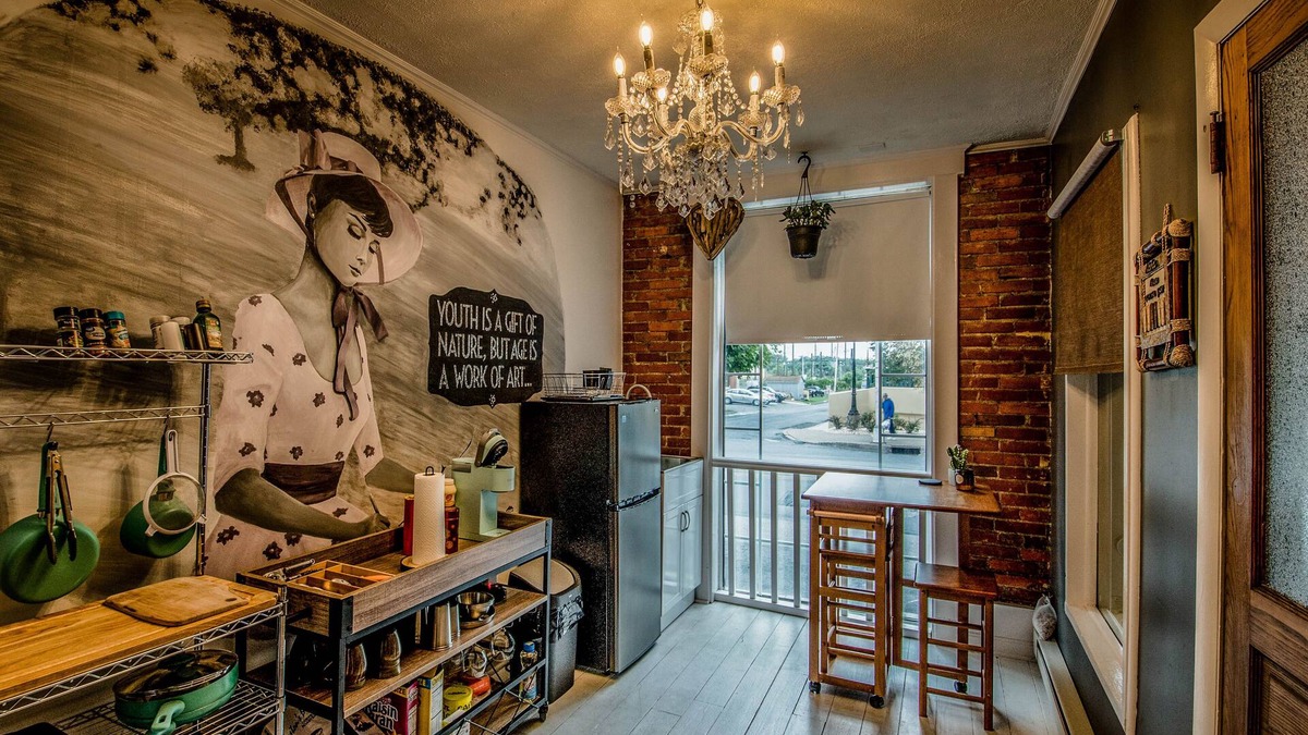 Downtown Harrisburg Apartment | Downtown Artist Enclave