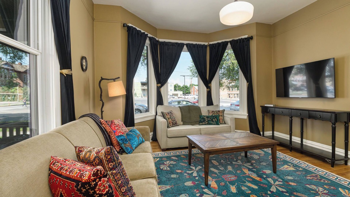 Rose Park House | Downtown at Myrtles - 2 Bedroom, 1 Bath Close to all of Missoula's Favorites