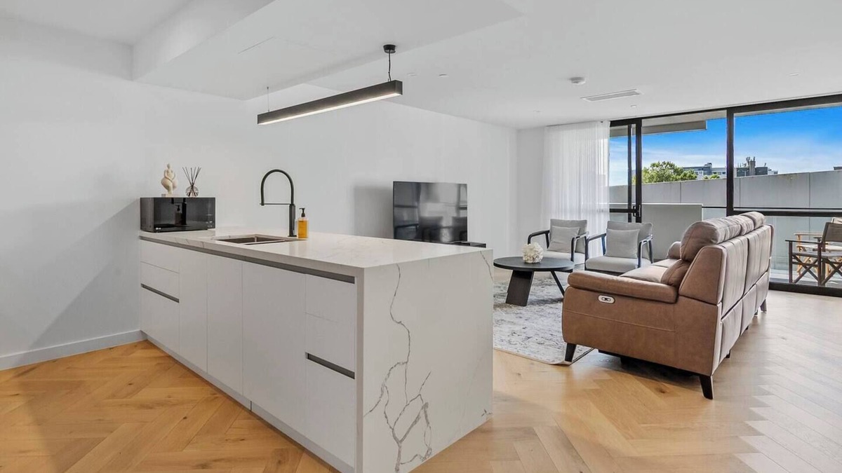 Hobart Central Business District Apartment | Downtown at The Elliott Modern City Style