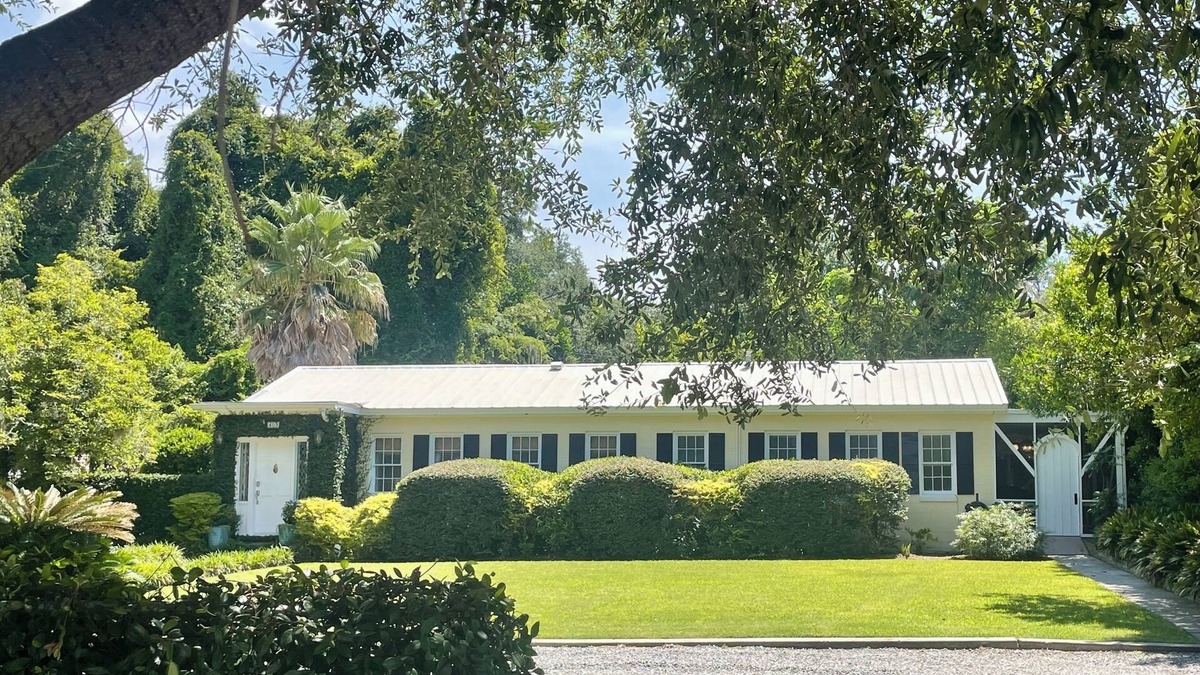 Beaufort House | Downtown Beaufort- beautifully renovated chapel on edge of Historic District!