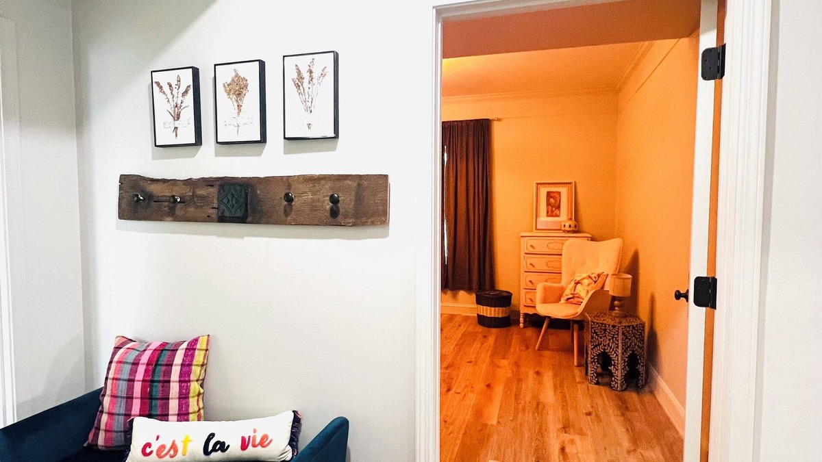 Rome Apartment | Downtown Brick-Rome Retreat, 2 Bedroom/2Bathroom and 2 Sleeper Sofas