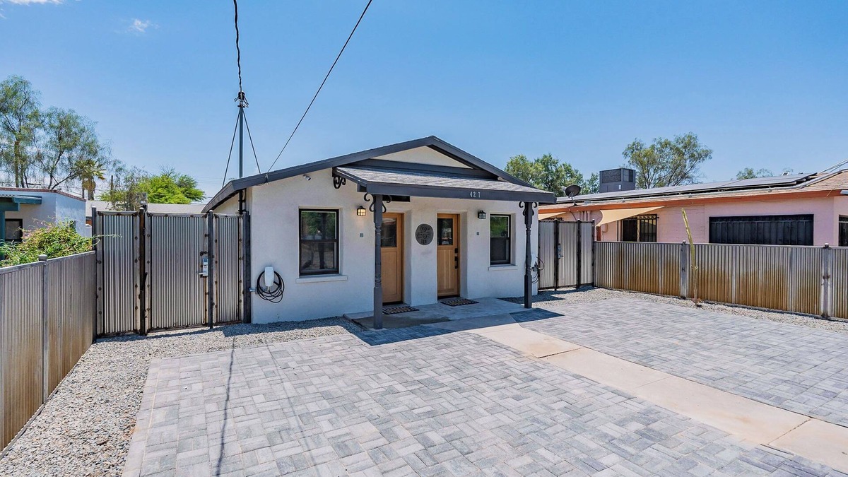 Barrio Viejo House | Downtown Bungalow - A - EV Charger