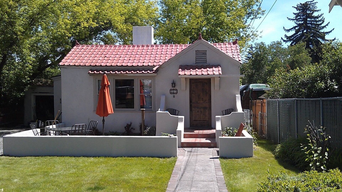 Old Bend House | Downtown Bungalow, Gourmet Kitchen, 2BR/1.5BA