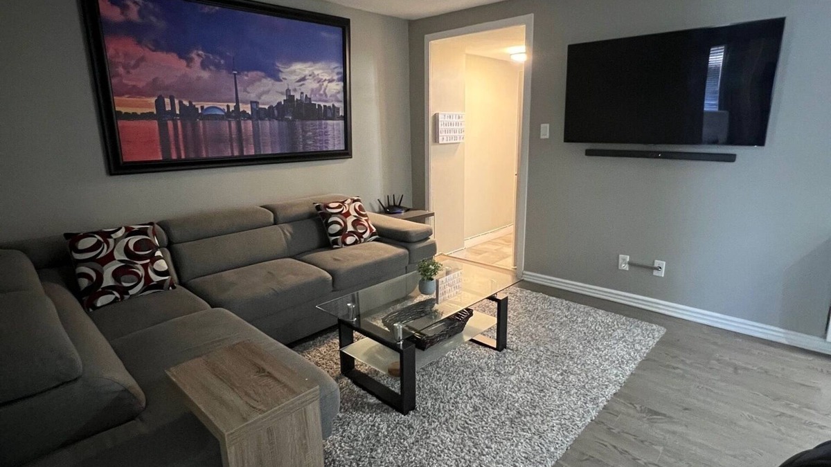 Lowertown Apartment | Downtown-Byward Market Modern Apt +1 Free Parking