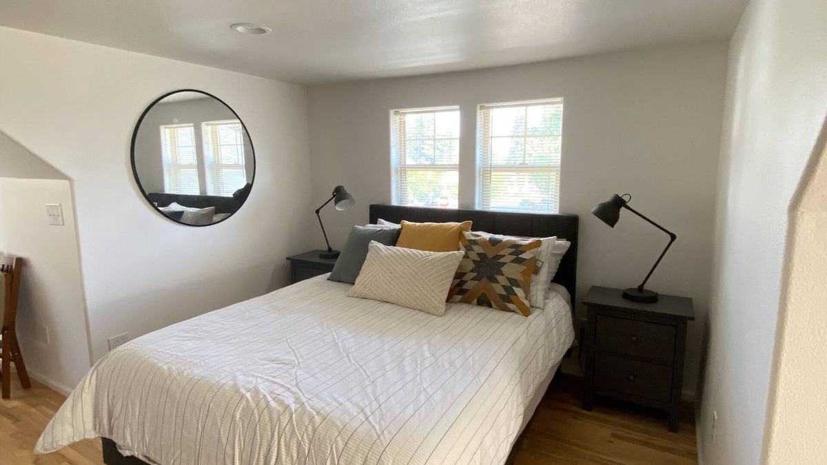 Camas Apartment | Downtown Camas Apartment