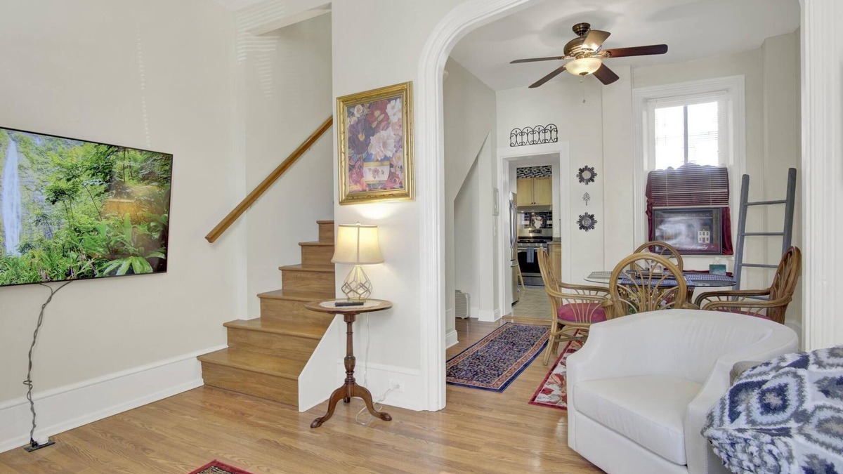 Carlisle House | Downtown Carlisle Townhouse