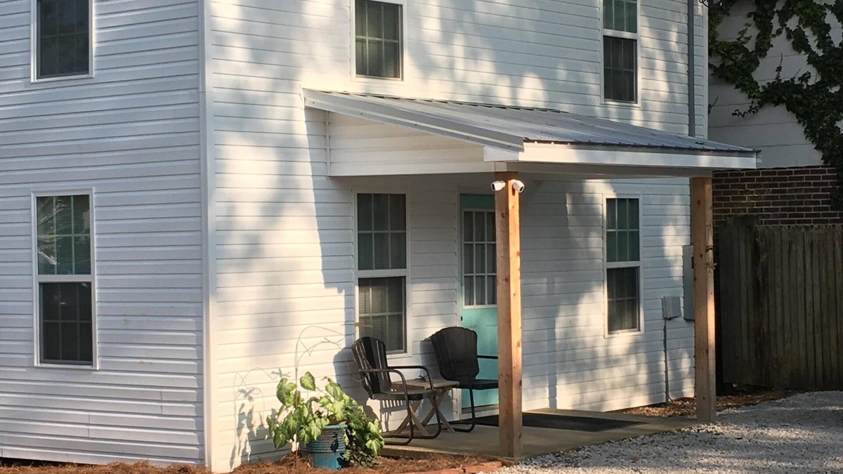 Carrollton House | Downtown Carrollton - Backyard Bungalow