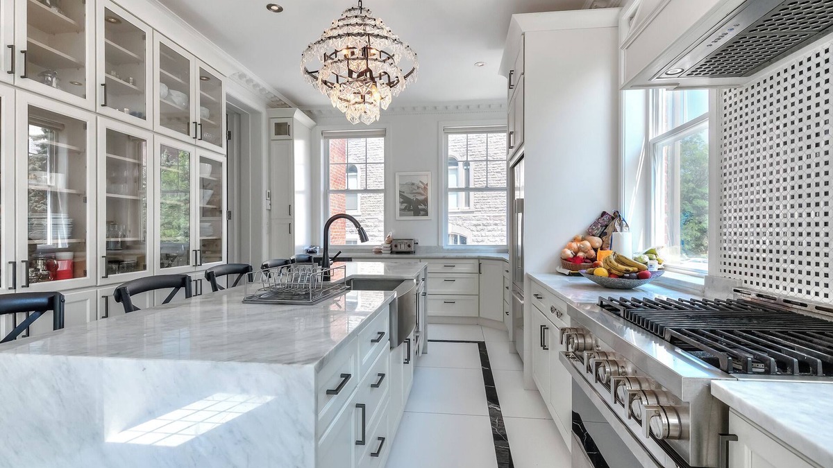 Latin Quarter House | Downtown Central Luxurious Mansion 7 Bedrooms 9000 sqft