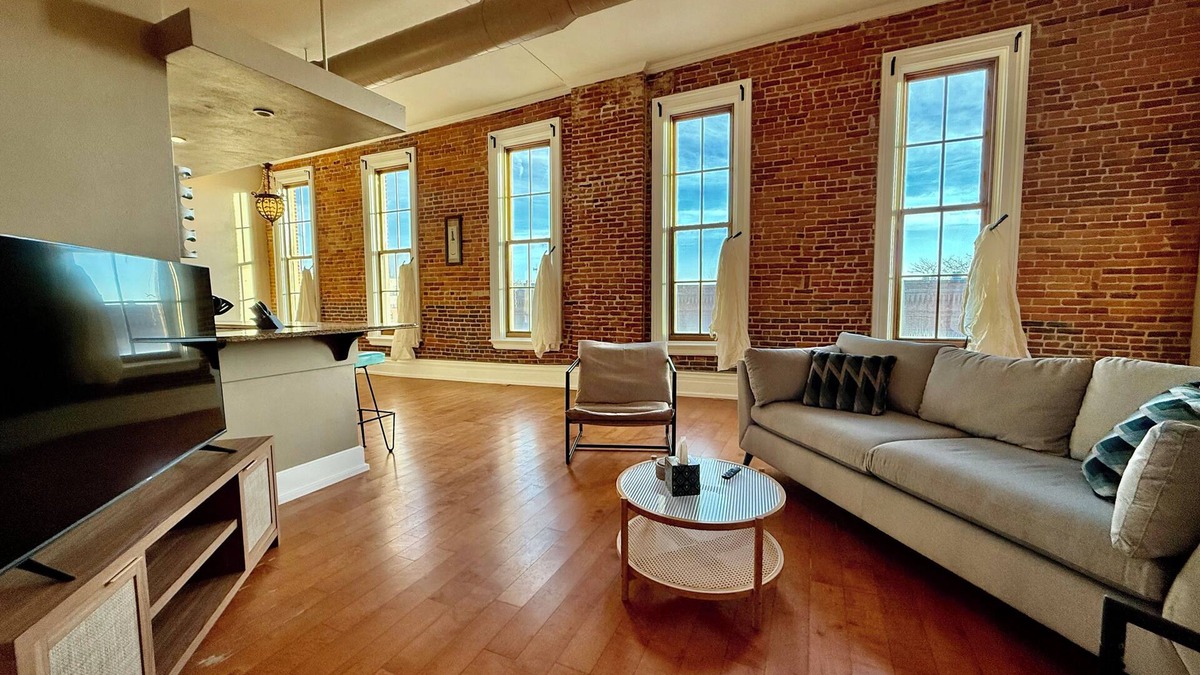 Cedar Falls Apartment | Downtown CF Retreat: King Beds, Brewery Below!