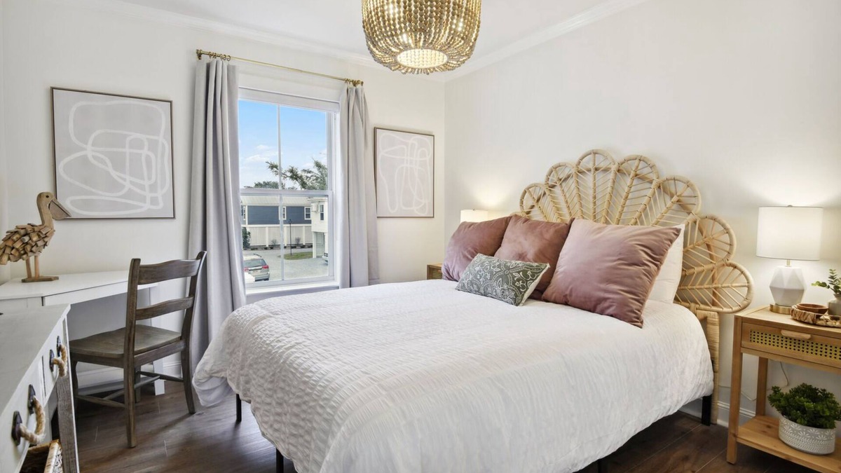 Pass Christian Cottage | Downtown Coastal Escape/Walk to Beach & Shops