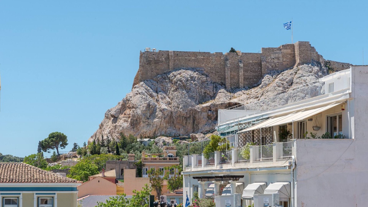 Plaka Apartment | Downtown Cocoon with Roof Deck