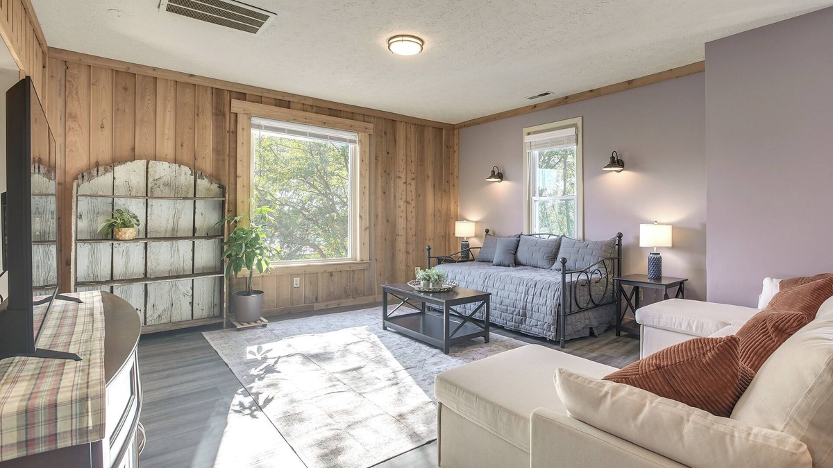 Lancaster Condo | Downtown Condo ~ 23 Mi to Hocking Hills State Park
